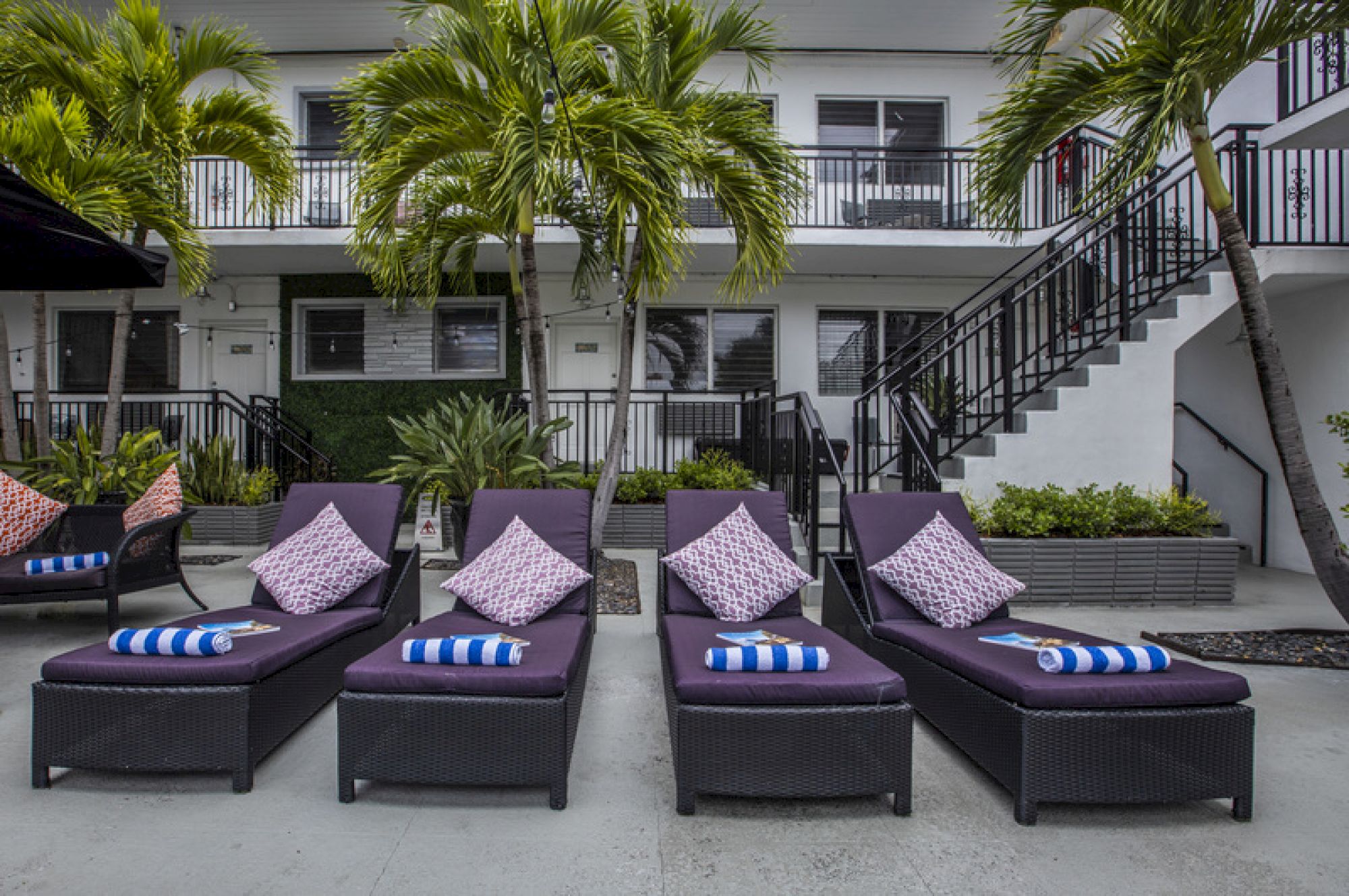 Beachside Apartment Hotel