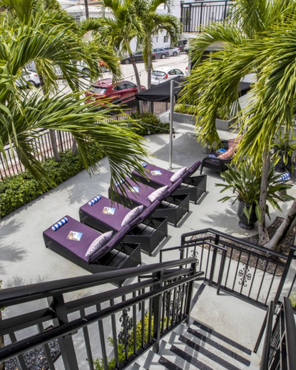 Beachside Apartment Hotel